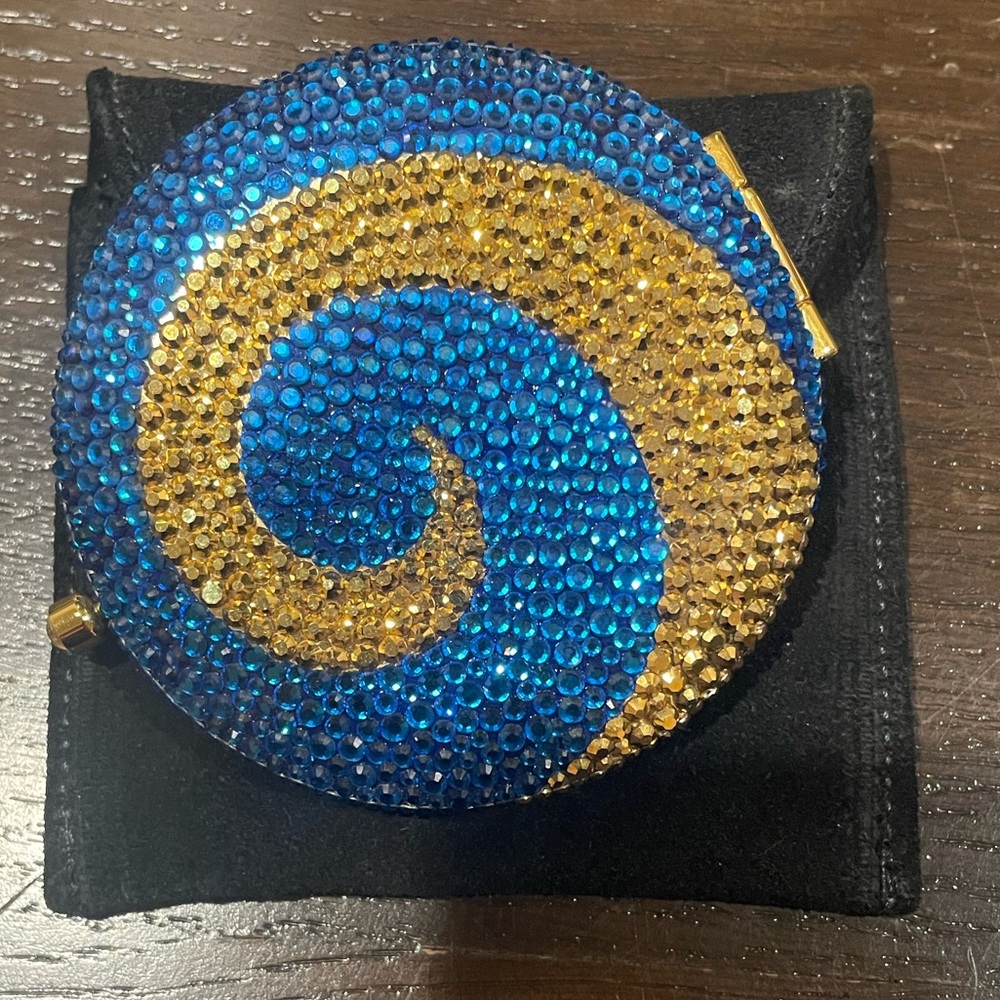 🛍️🛍️HOST PICK🛍️🛍️ Katherine Bauman Compact With Mirror Swarovski Crystals